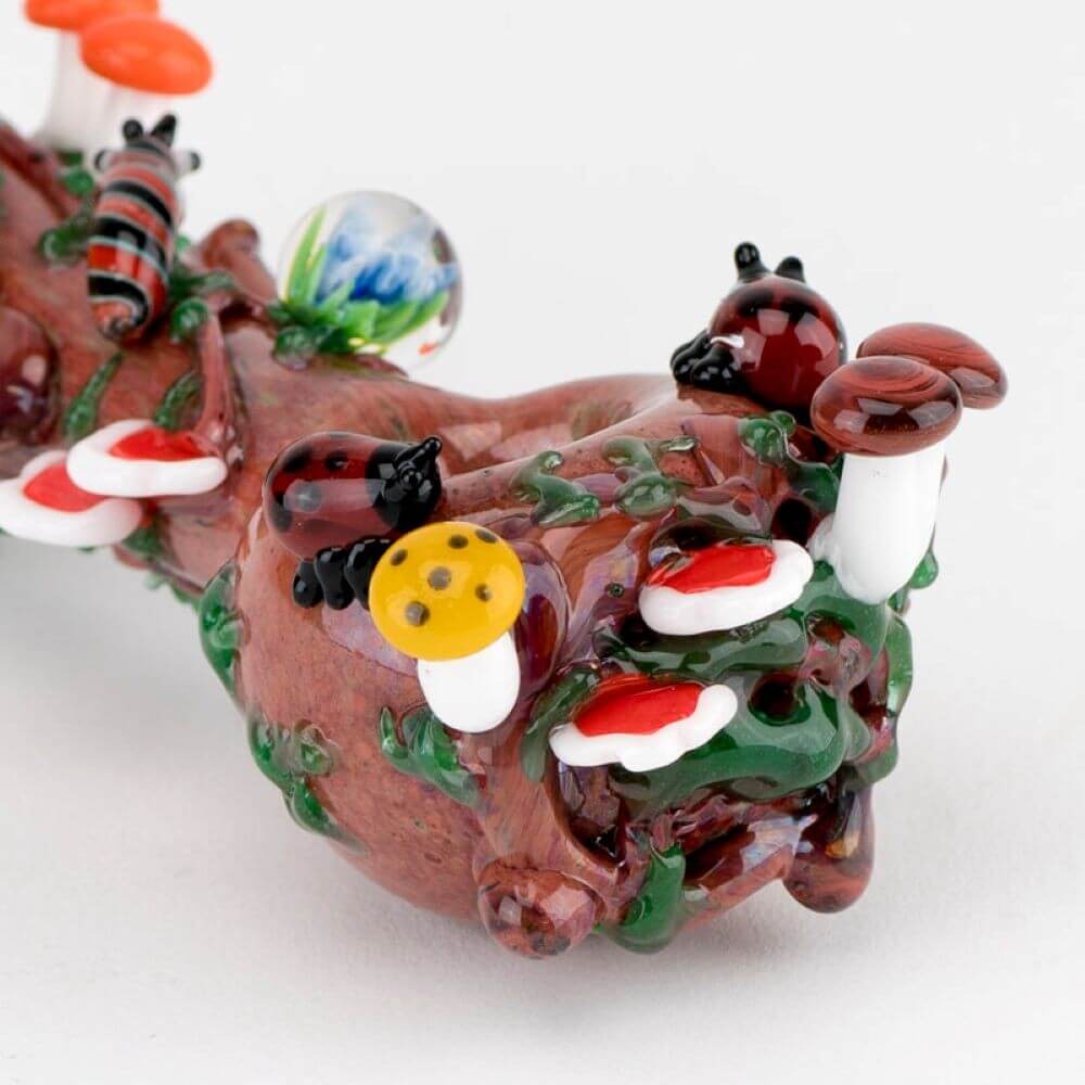Empire Glassworks Bug's Life Hand Pipe 02
